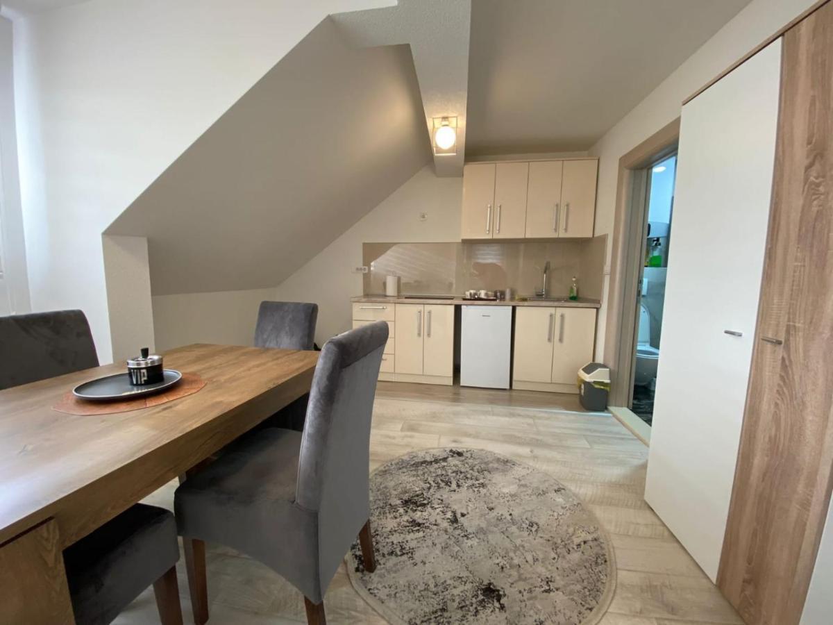 Koca Apartmani โนวีปาซาร์ ภายนอก รูปภาพ