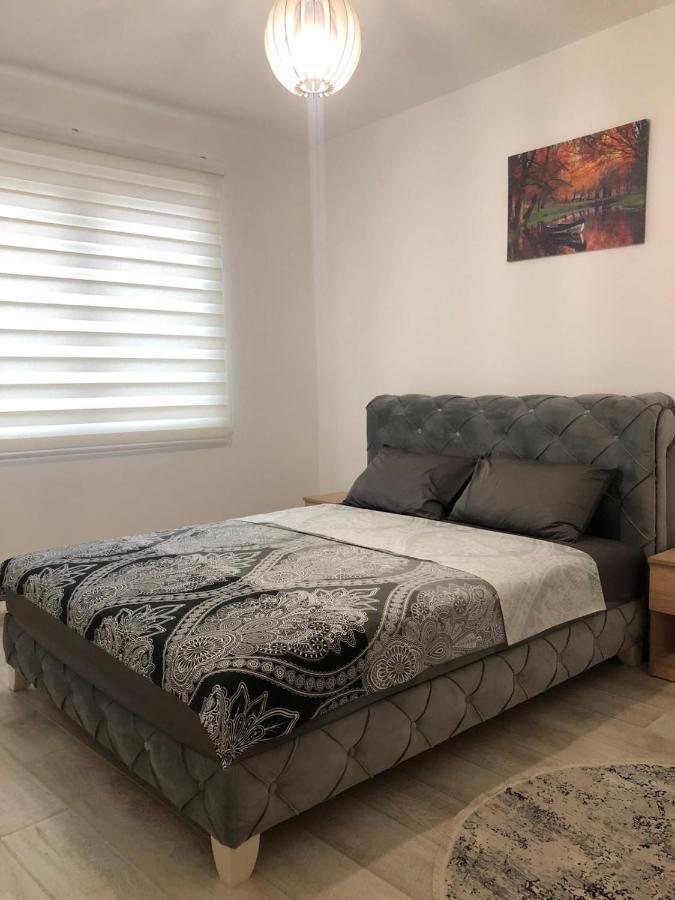 Koca Apartmani โนวีปาซาร์ ภายนอก รูปภาพ